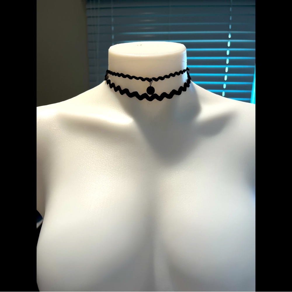 Set of Chokers